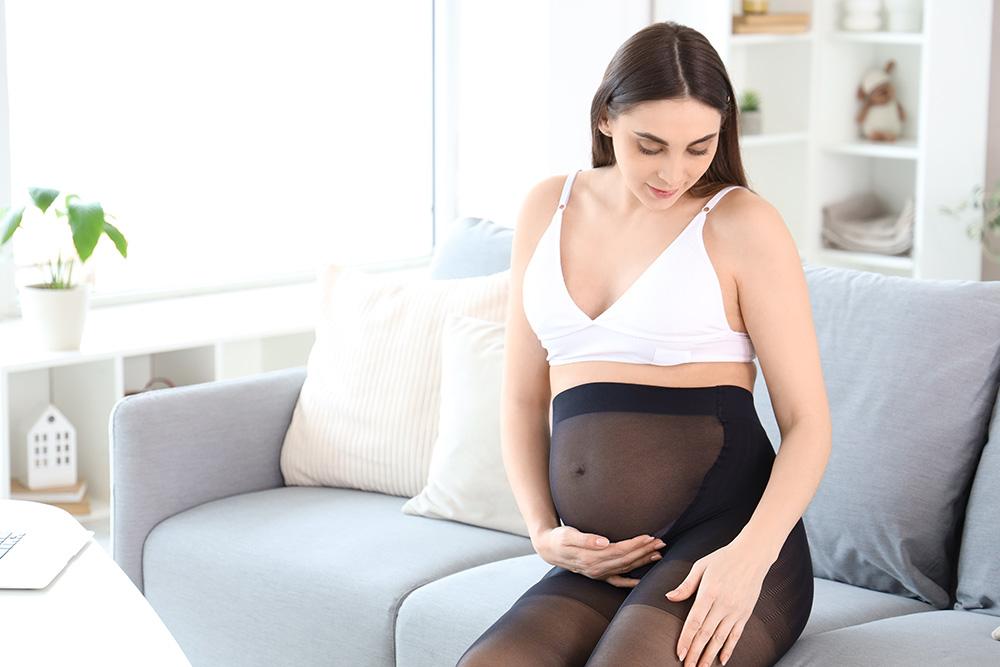Collant compressione graduata gravidanza: perché sono essenziali per contrastare il gonfiore e la pesantezza?
